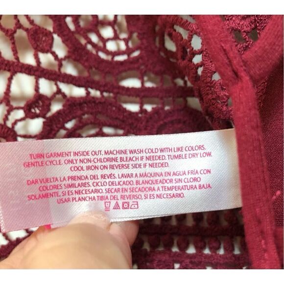 NO BOUNDARIES - NWT - L Sz XL Cage Neck/Lace Medallion Back Top/Red Pomegranate - Picture 9 of 16